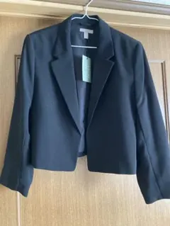 H&M黒 ショート丈ブレザー