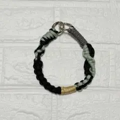 ハンドメイド　パラコード　ハンドストラップ　モスグリーン×ブラック