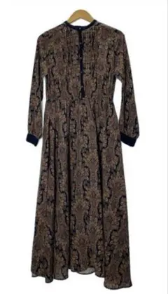 【美品・24SS】　ANDRESD　ダマスクギャザードレス　ワンピース　カーキ 美品・24SS】 ANDRESD ダマスクギャザードレス ワンピース カーキ 2025