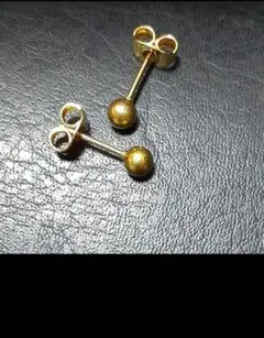 ３ミリ玉ゴールドボールピアスです