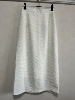 earth アース　ホワイト スリット入りロングストレートスカート