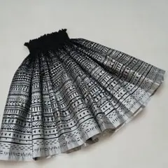 フラダンス用スカート 黒と銀の幾何学模様