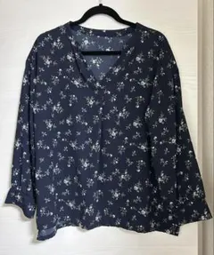Lunedi ネイビー 花柄 Vネック 長袖シャツ　XL