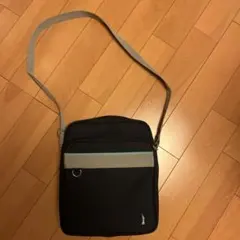 イーストボーイ　ショルダーバッグ　緑（期間限定カラー）