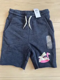 新品未使用2,290円⭐︎GAP⭐︎サメとフラミンゴプリントのハーフパンツ2〜3歳⭐︎