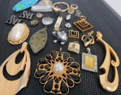 B ペンダントトップ まとめ売り 大ぶり フラワー 洋風 カエル ウシ ストーン