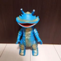 ニッコー ウルトラQ カネゴン ペンダント ソフビ - メルカリ