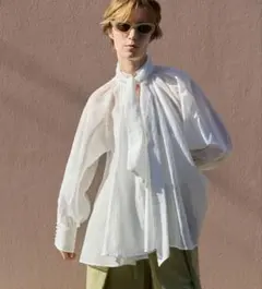 V-neck voluminous blouse ブラウス archiveのサムネイル