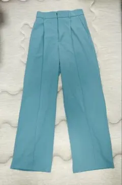 GU 青緑色カラーパンツ　Sサイズ