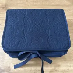 値下げ！新品☆ エスティローダー　トラベルポーチ　ネイビー　刺繍　ポーチ　旅行