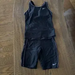 Nike ブラック水着セット タンクトップとショートパンツ
