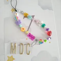 ６７　カラフルビーズストラップ　ハンドメイド　フラワーハート　カスタム