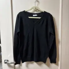 ニット薄手　黒　ウール100%