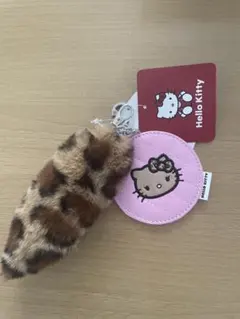 サンリオ　ハローキティ　ヒョウ柄ファーしっぽ付きミラーチャーム