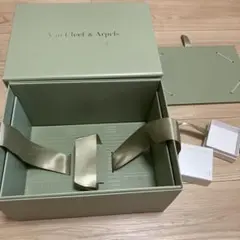 Van Cleef & Arpels ギフトボックス グリーン
