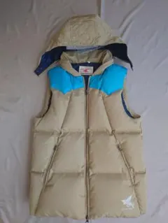 ダウンベスト（収納フード付）