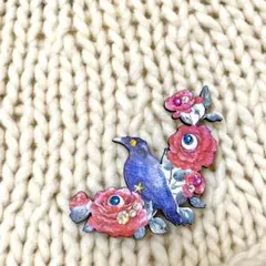 カラスと目と花　スワロフスキーのブローチ　眼花