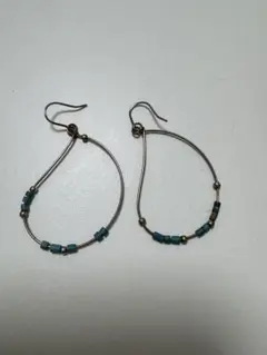 フープ型ターコイズビーズピアス