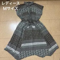 美品！レトロ柄のおしゃれなワンピース、肩からウエスト女性らしいデザインでgoodのサムネイル