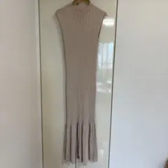 マーキュリーデュオ リブワンピース マキシ丈 ノースリーブ ベージュ F