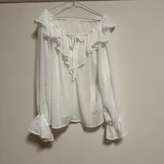 しまむら　フリル付きホワイトブラウス