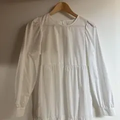 GU ホワイト　フリル　ワンピース