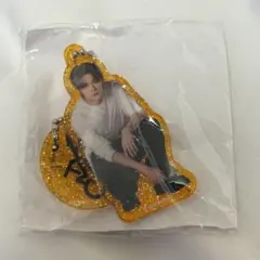 TXT ヨンジュン モアコン カプセルトイ アクキー - メルカリ