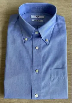 ユニクロ　スーパーノンアイロン　青 ボタンダウンシャツ Mサイズ