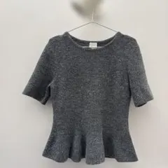 人気商品値下げ中❤️H&MぺプラムトップスニットM 半袖 グレー