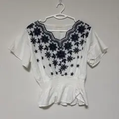 Ray Cassin フラワー刺繍　シャツ　半袖ブラウス　ウエストゴムのサムネイル