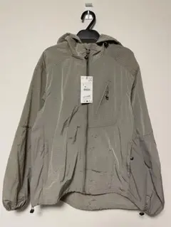 新品未使用タグ付き　グレー系 ナイロンジャケット　ZARA