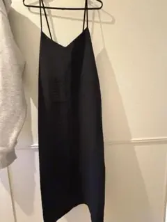 黒のキャミワンピース