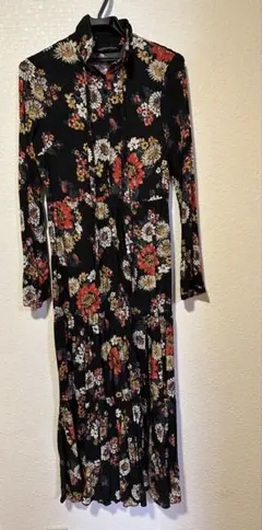 ZARA WOMAN 花柄長袖ワンピース