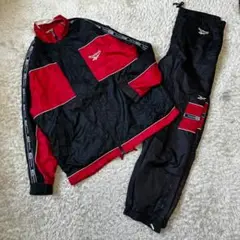【Reebok】セットアップ トラックスーツ 黒赤 配色デザイン ロゴ刺繍入 L