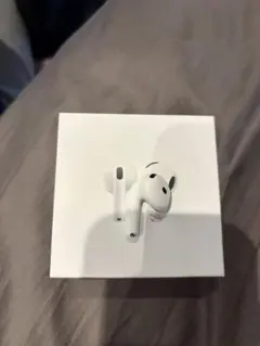 AirPods4 ノイズキャンセルなし　左耳のみ AirPods4 ノイズキャンセル機能付き 本体と左耳のみ - メルカリ