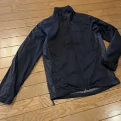 ユニクロ ナイロン ジップアップジャケット 黒