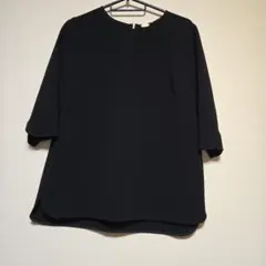 ブラックブラウス 五分袖