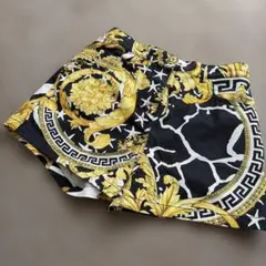 VERSACE 装飾プリント ショートパンツ メデューサ Barocco柄 総柄 VERSACE 装飾プリント ショートパンツ メデューサ Barocco柄 総柄