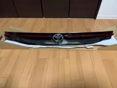 トヨタ　クラウン　クロスオーバー　テールランプ　フィニッシャー　ガーニッシュのサムネイル