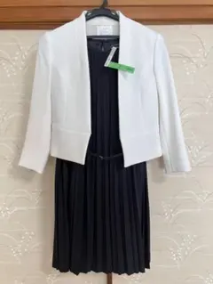 23区　ホワイトジャケットとブラックワンピースセット　Sサイズ