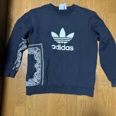 adidas ブラックトレーナー L バンダナ柄