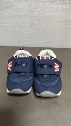 スニーカー