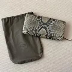 アンメートルキャレ　1metre carre　パイソン長財布のサムネイル