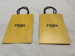 FENDI ショッパー2枚 サイズ25 × 18 × 8センチ