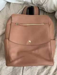 ベージュ 合成皮革 リュック