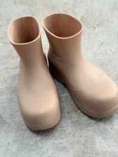BOTTEGA VENETA ベージュ レインブーツのサムネイル