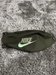【美品】NIKE ボディバッグ オリーブグリーン