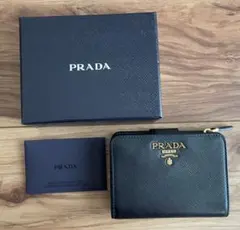 PRADA ブラックレザー 二つ折り財布