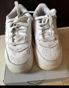 Nike Air Force 1 ホワイトスニーカー