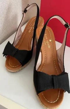 kate spade ブラックウェッジサンダル⭐︎リボン⭐︎バックストラップのサムネイル